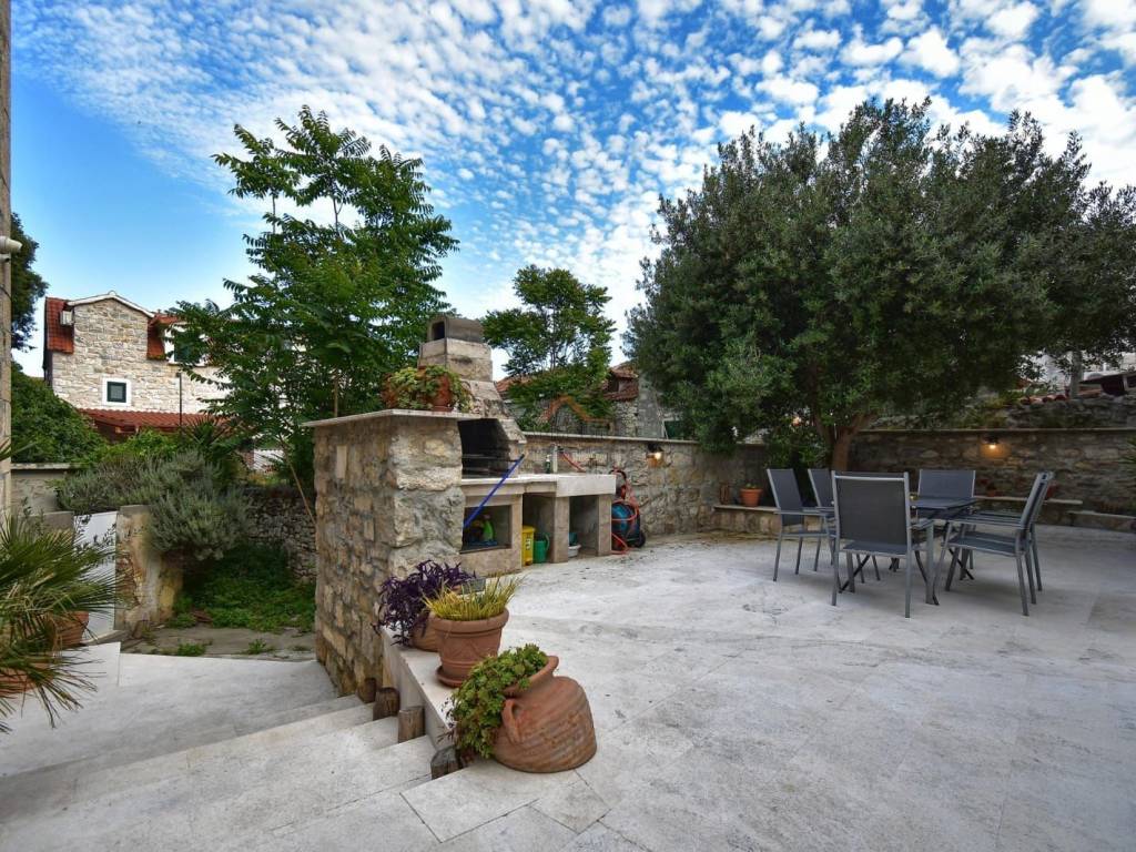 Leasure property, Sale, Split, Split