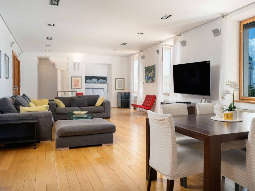 Flat in a building, Rent, Split, Split