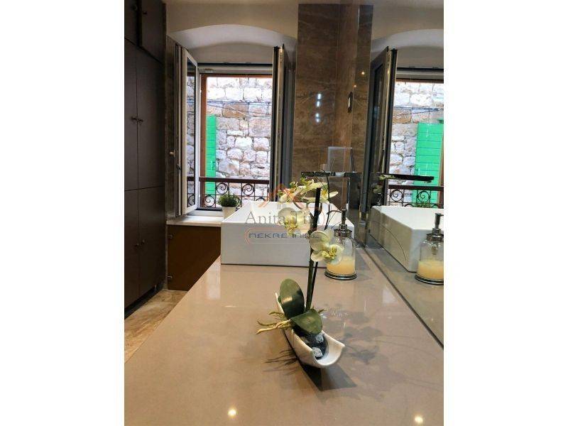 Flat in a building, Sale, Split, Split