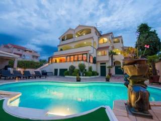 House with apartments, Sale, Vodice, Vodice