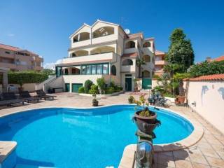 House with apartments, Sale, Vodice, Vodice