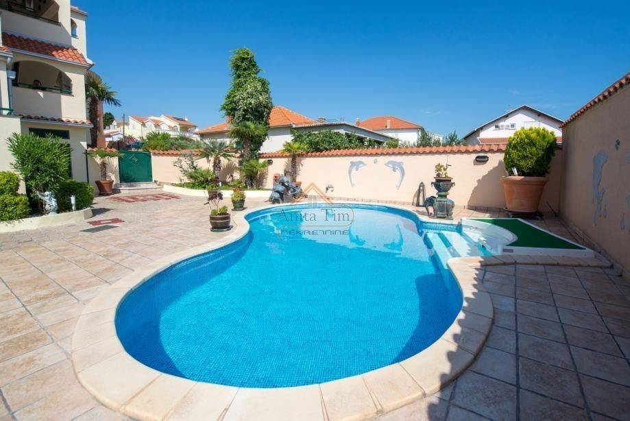 House with apartments, Sale, Vodice, Vodice