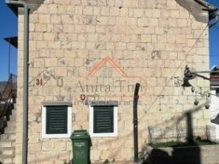 Stone house, Sale, Okrug, Okrug Gornji