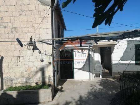 Stone house, Sale, Okrug, Okrug Gornji