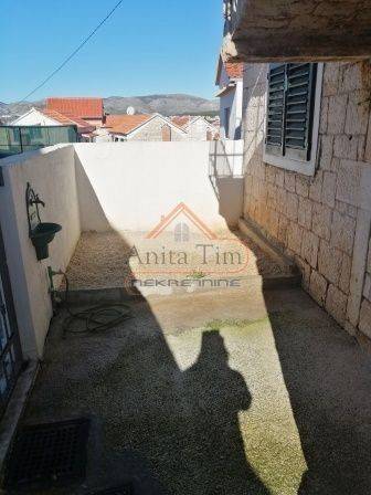 Stone house, Sale, Okrug, Okrug Gornji