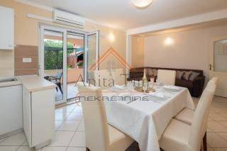 House with apartments, Sale, Okrug, Okrug Gornji