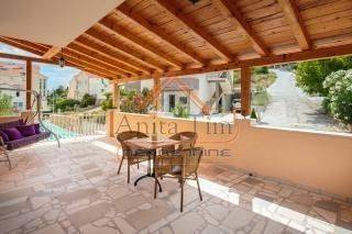 House with apartments, Sale, Okrug, Okrug Gornji