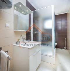 House with apartments, Sale, Okrug, Okrug Gornji