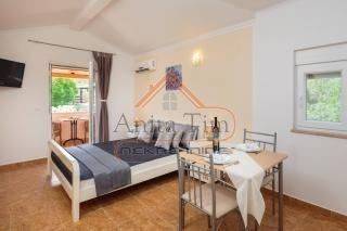 House with apartments, Sale, Okrug, Okrug Gornji