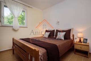 House with apartments, Sale, Okrug, Okrug Gornji