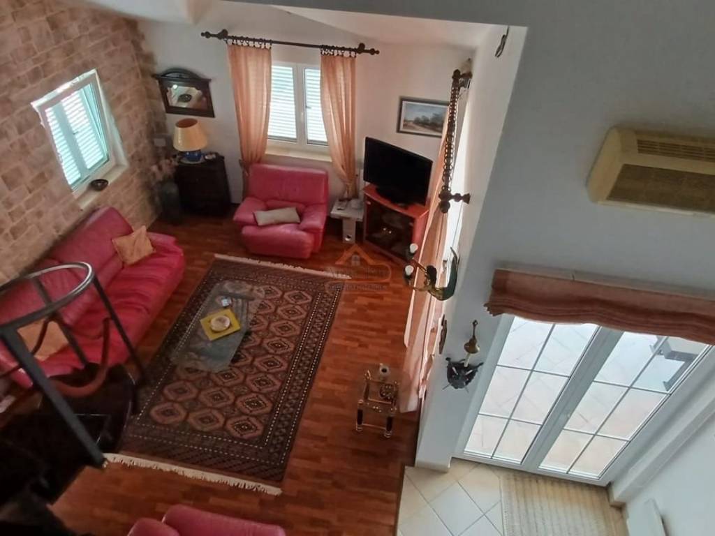 House with apartments, Sale, Pakoštane, Drage
