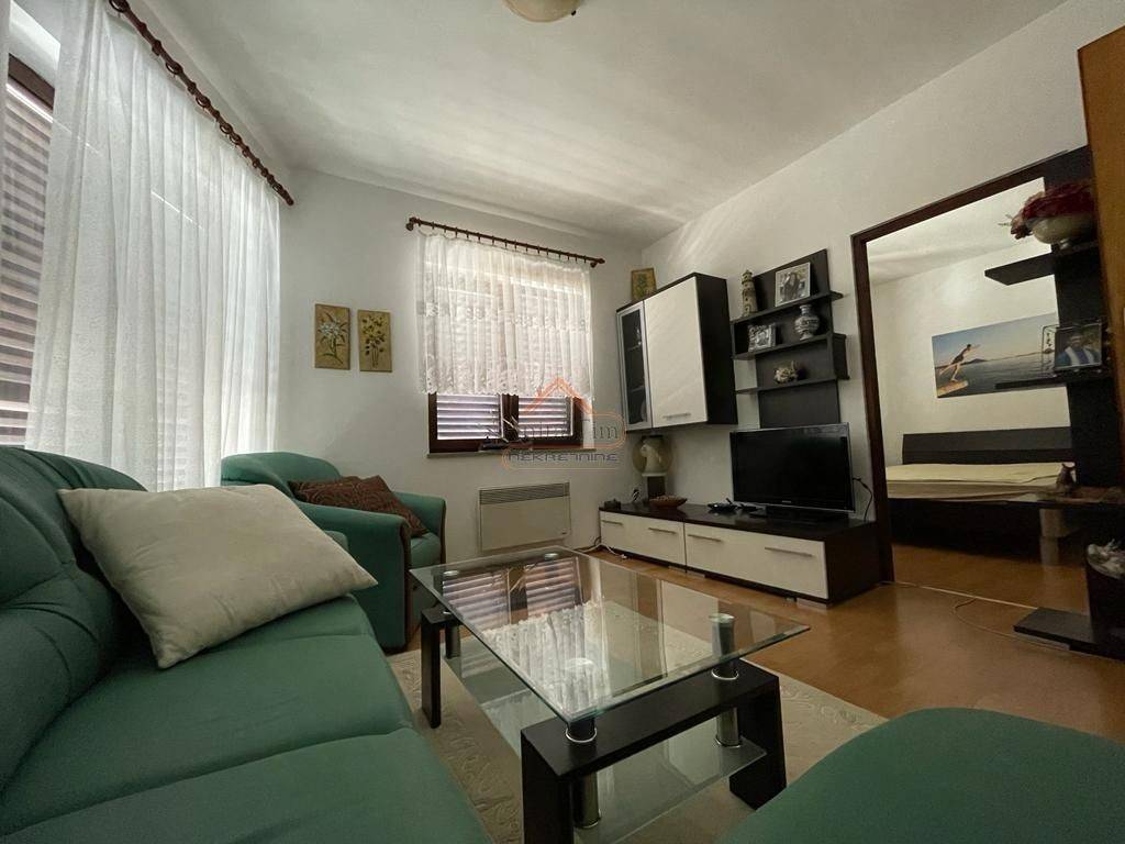 House with apartments, Sale, Pakoštane, Drage