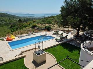 Villa, Sale, Kaštela, Kaštel Štafilić