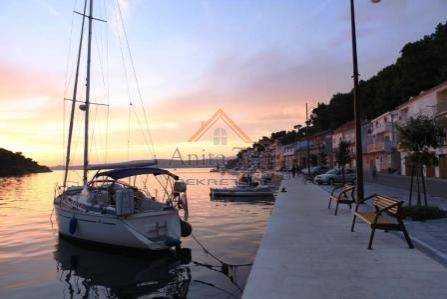House with apartments, Sale, Novigrad, Novigrad