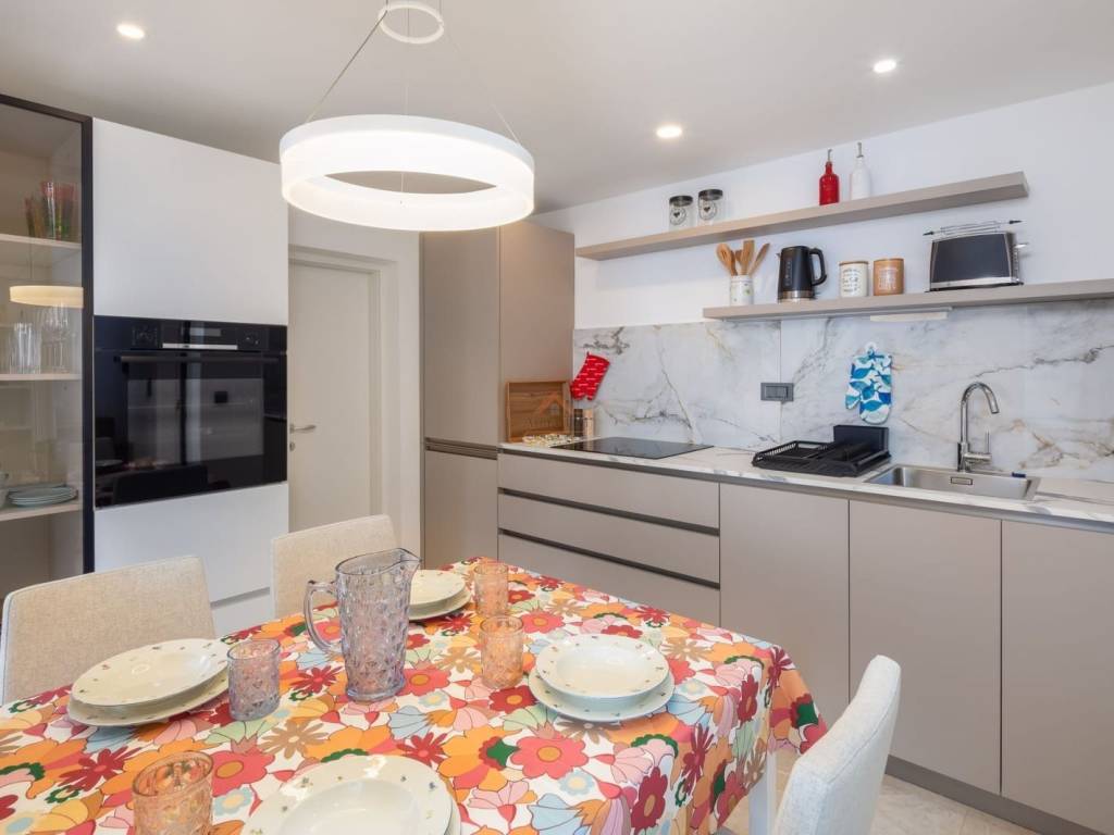 Villa, Sale, Omiš, Stanići