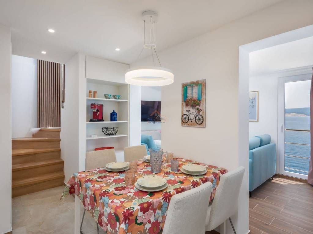 Villa, Sale, Omiš, Stanići