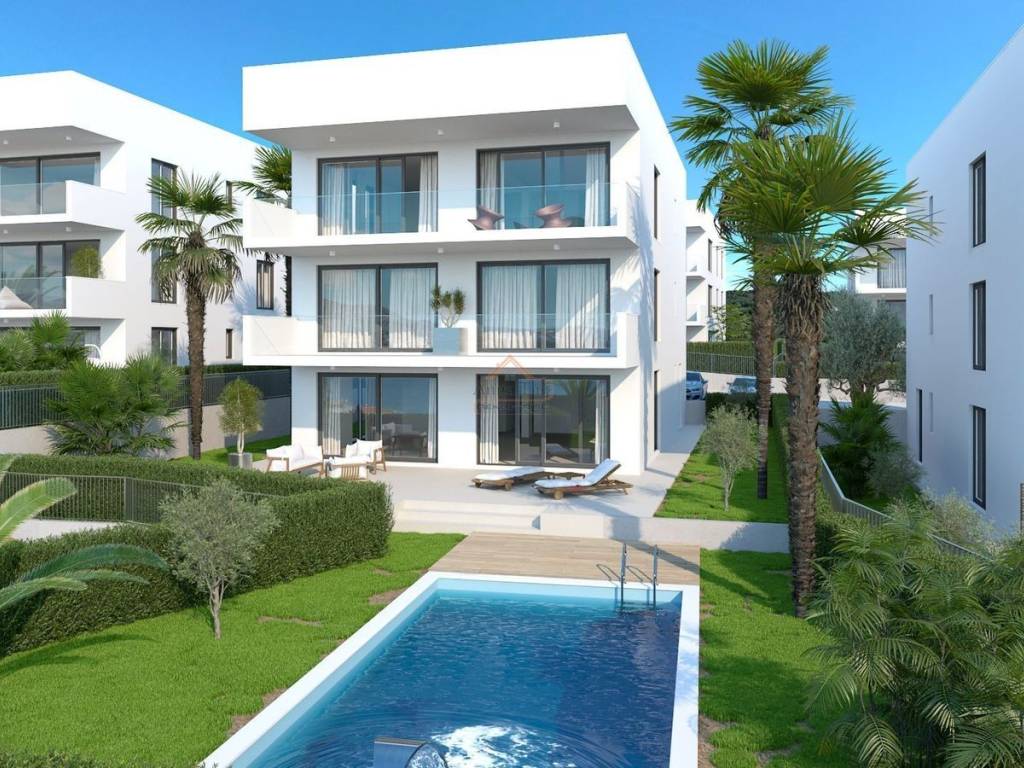 Flat in a villa, Sale, Okrug, Okrug Gornji