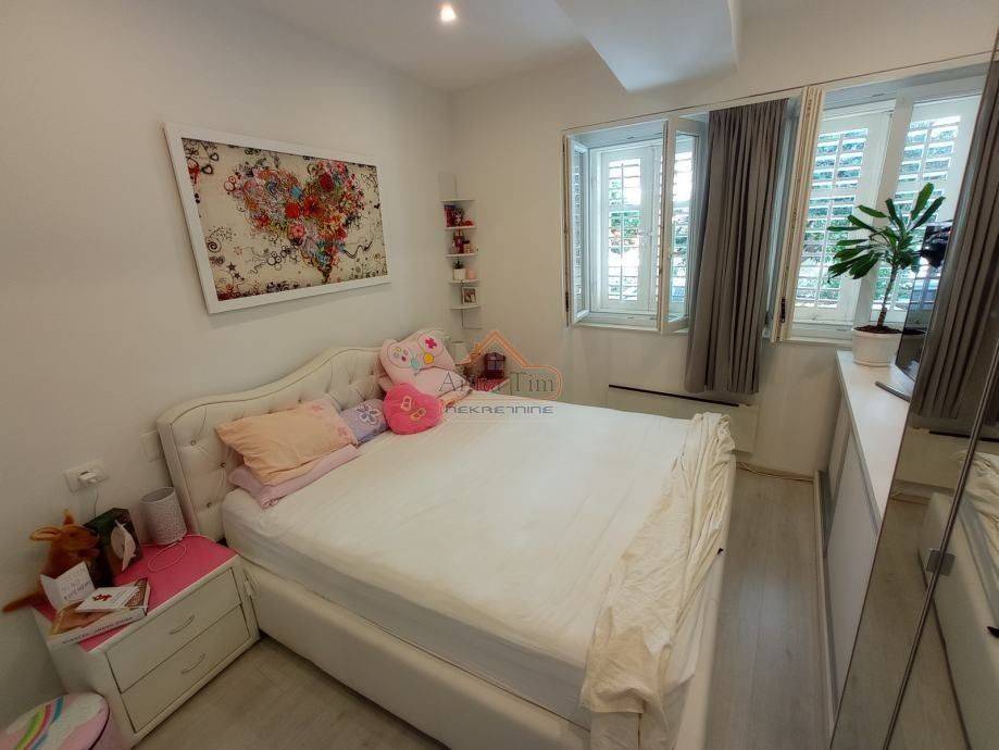 Flat in a building, Sale, Split, Split