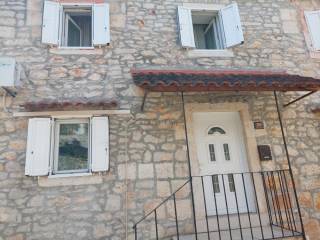 Stone house, Sale, Milna, Milna