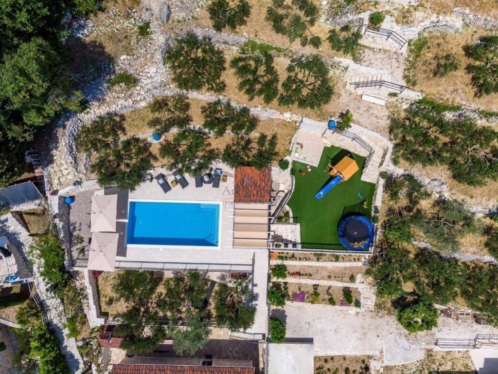 Stone house, Sale, Omiš, Omiš