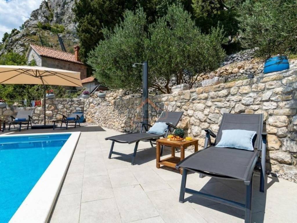 Stone house, Sale, Omiš, Omiš