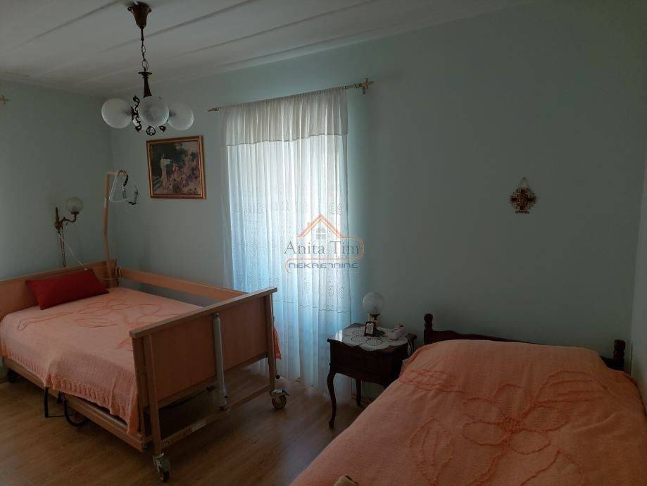 Stone house, Sale, Milna, Milna