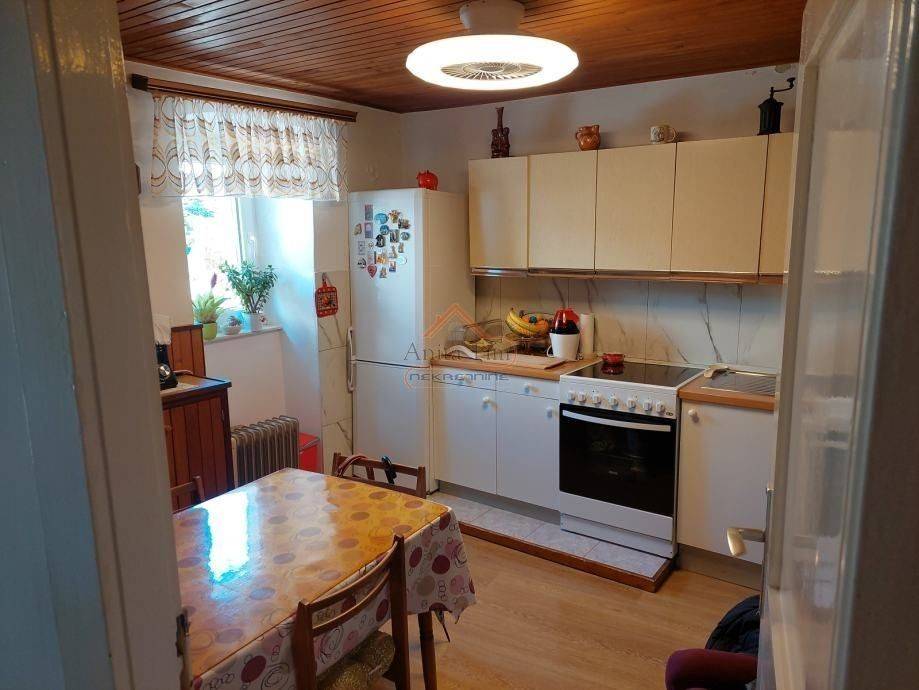 Stone house, Sale, Milna, Milna