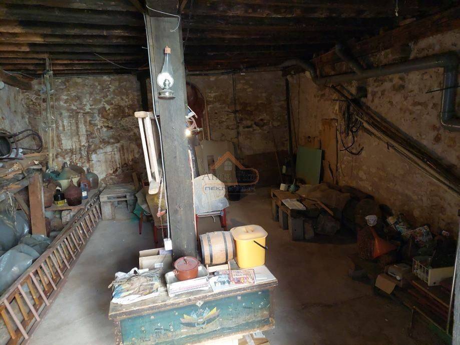 Stone house, Sale, Milna, Milna