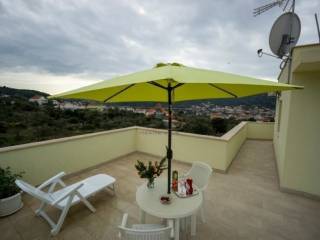 House with apartments, Sale, Marina, Vinišće