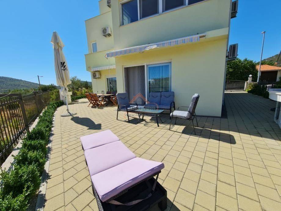 House with apartments, Sale, Marina, Vinišće
