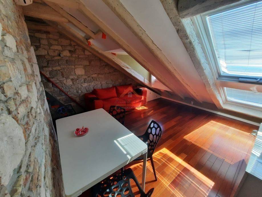 Flat in a building, Sale, Split, Split