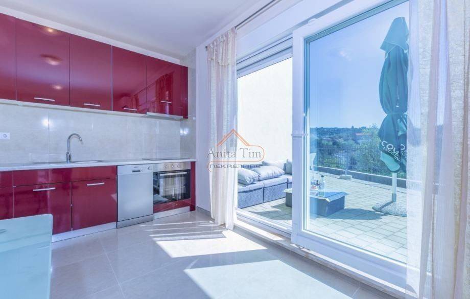 House with apartments, Sale, Marina, Vinišće