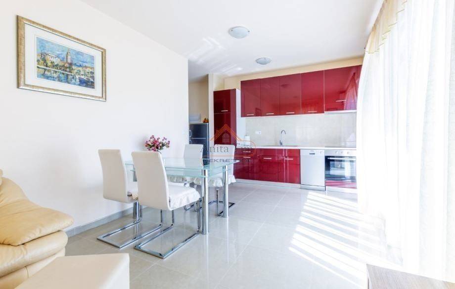 House with apartments, Sale, Marina, Vinišće