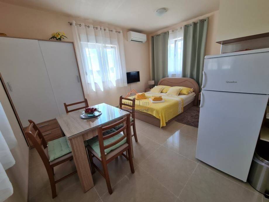 House with apartments, Sale, Marina, Vinišće