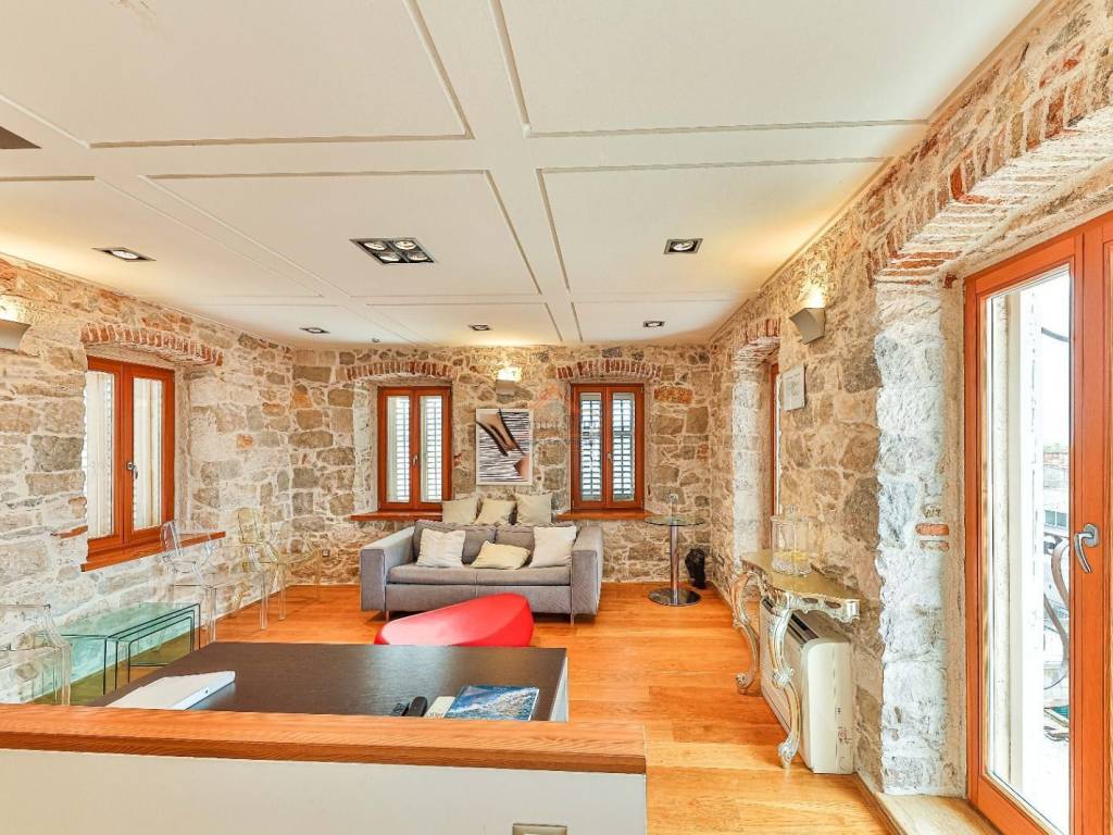 Flat in a building, Rent, Split, Split