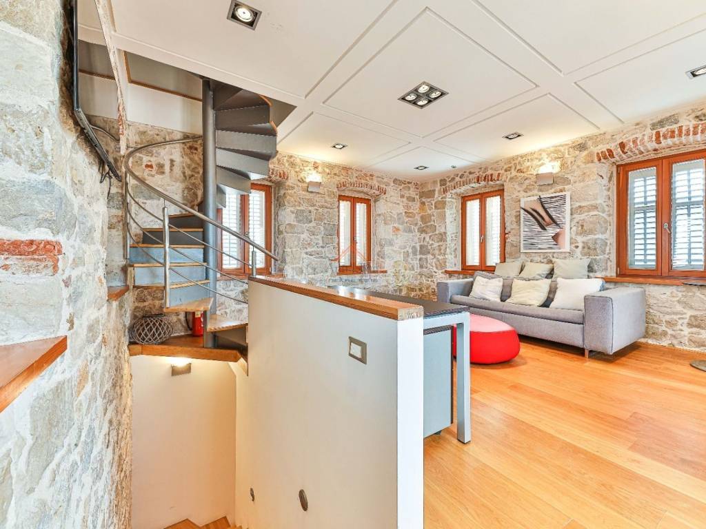 Flat in a building, Rent, Split, Split