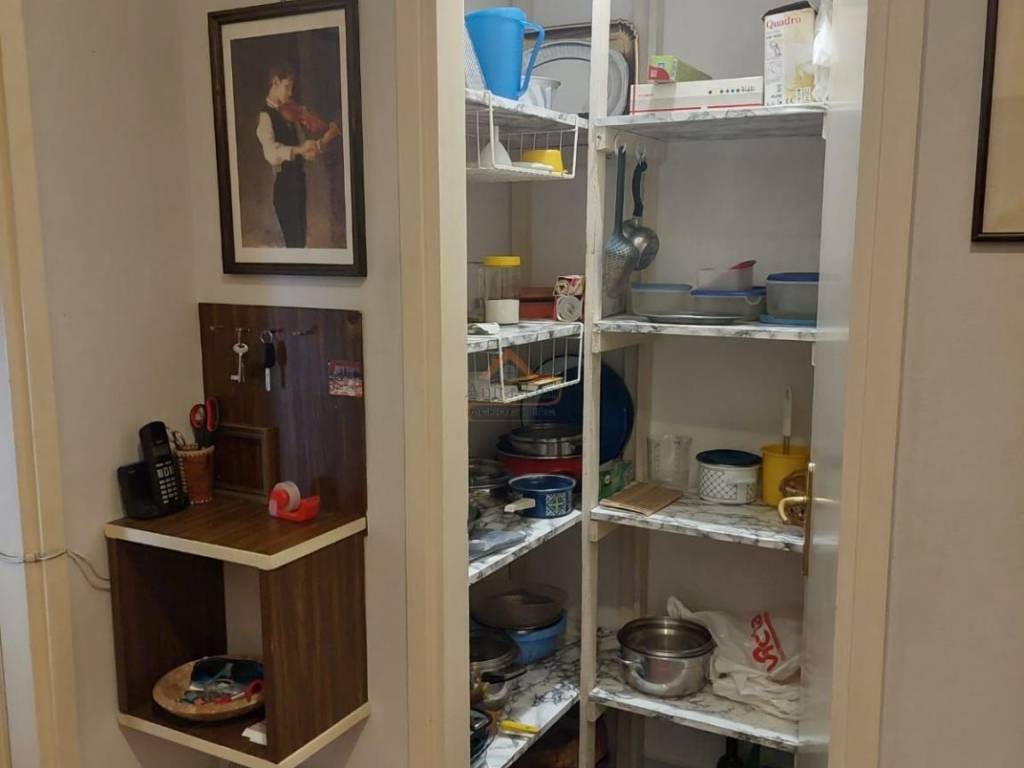Flat in a building, Sale, Split, Split