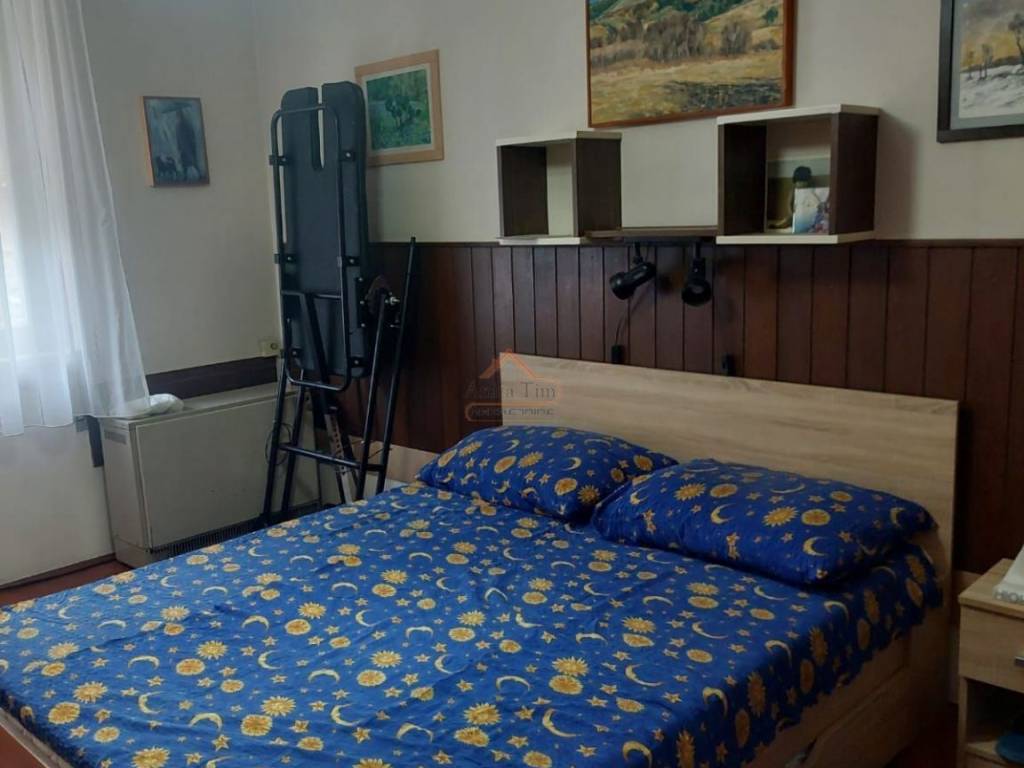 Flat in a building, Sale, Split, Split
