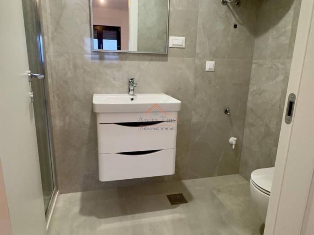 Flat in a new building, Sale, Okrug, Okrug Gornji