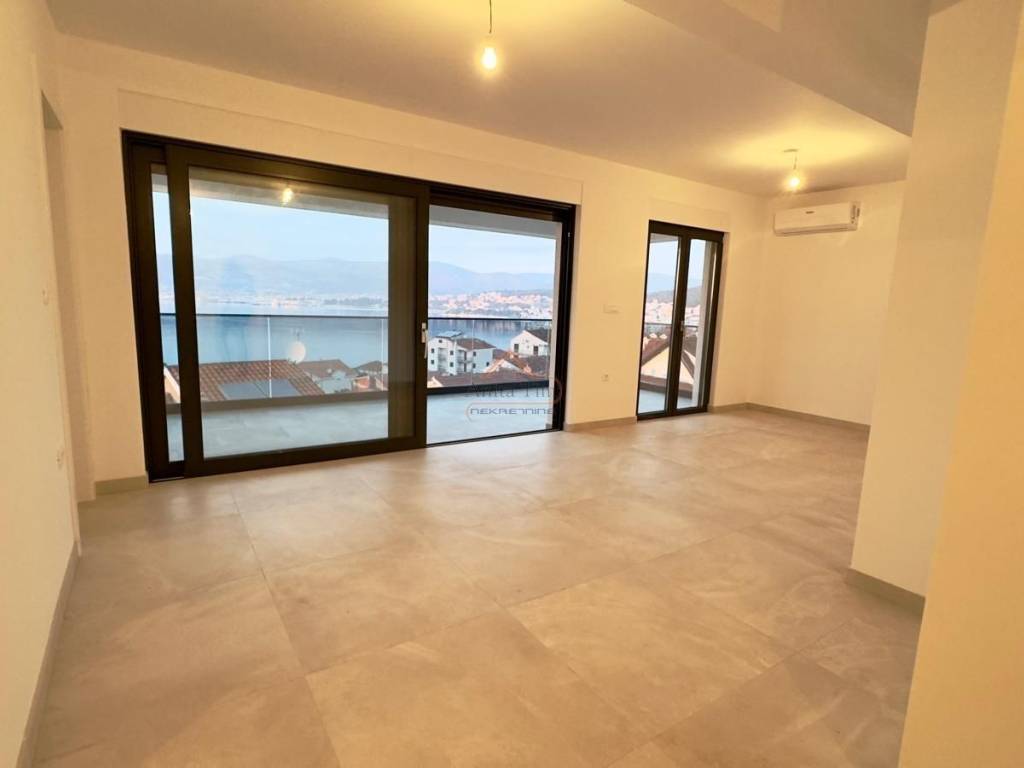 Flat in a new building, Sale, Okrug, Okrug Gornji