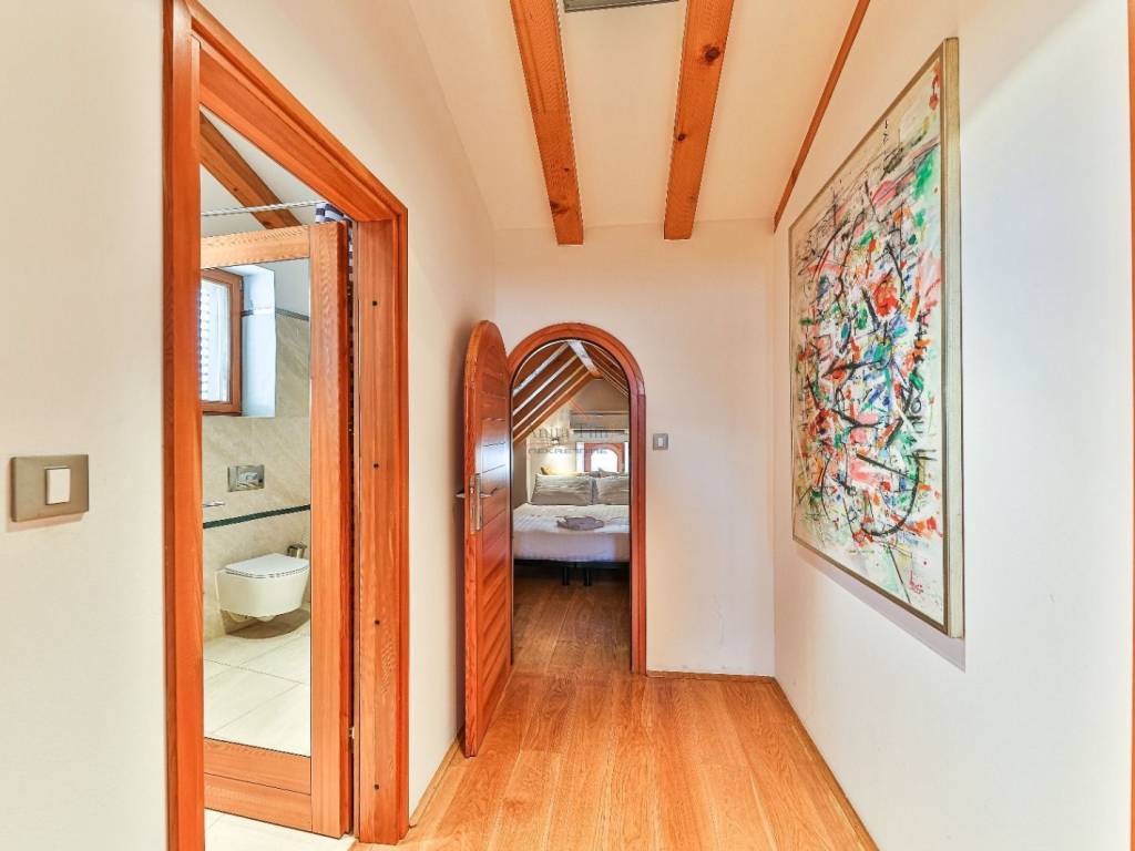 Flat in a building, Rent, Split, Split