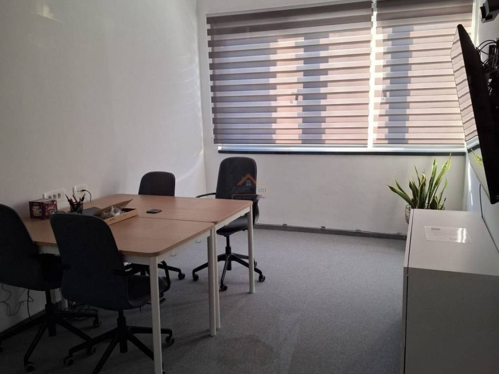 Office, Lease, Split, Split