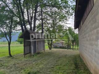 Plaski, Jezero I Dio