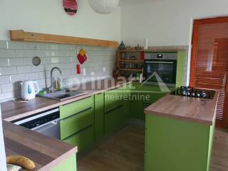 Plaski, Jezero I Dio