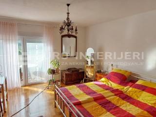 Zagreb, prodaja kuca Podsused - Vrapce - spavaca soba 1