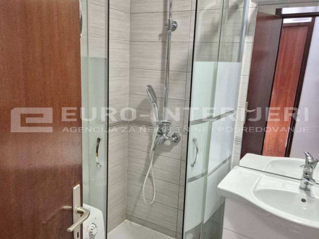 Zagreb, stan za najam Stenjevec - kupaona