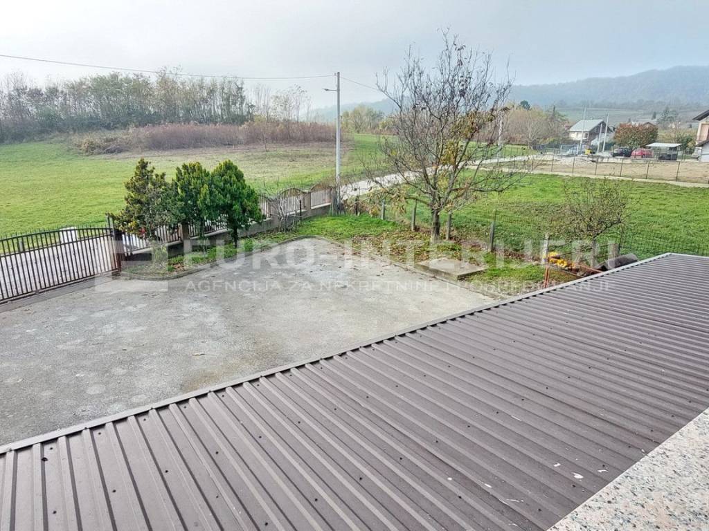 Zagreb, prodaja kuca Podsused - Vrapce - pogled s balkona 