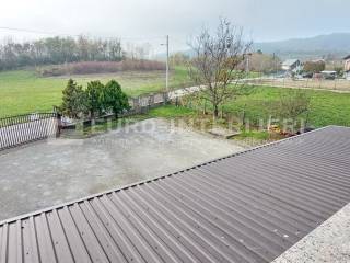 Zagreb, prodaja kuca Podsused - Vrapce - pogled s balkona 