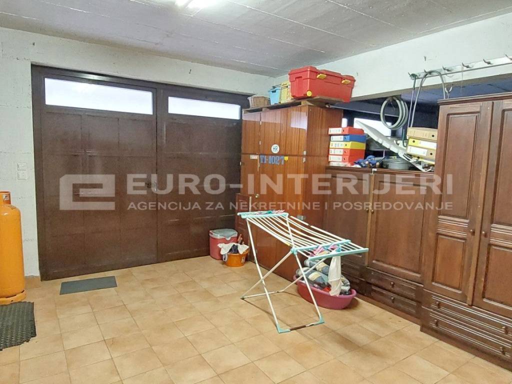 Zagreb, prodaja kuca Podsused - Vrapce - ostava - garaza