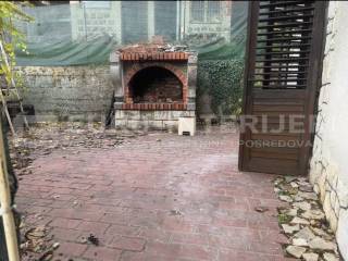 Zagreb, kuca za najamPodsused - Vrapce dvoriste - rostilj